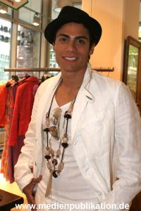 Dress for success 14062005 057