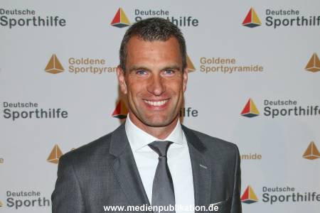 GoldeneSportpyramide 12092015 0015