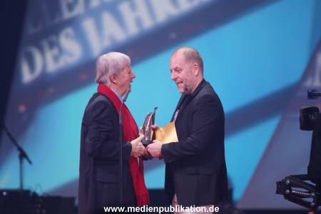 LEA Award 04042016 846