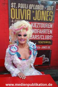 Olivia Jones 06062023 401