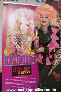 Olivia Jones 01122015 010