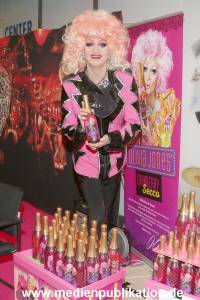 Olivia Jones 01122015 014