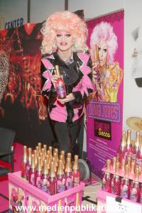 Olivia Jones 01122015 023