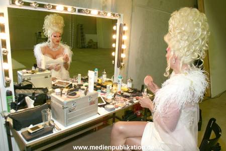 Olivia Jones 20012007 001