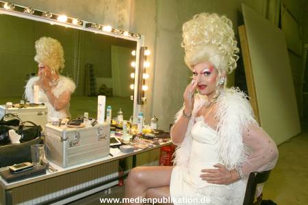 Olivia Jones 20012007 006