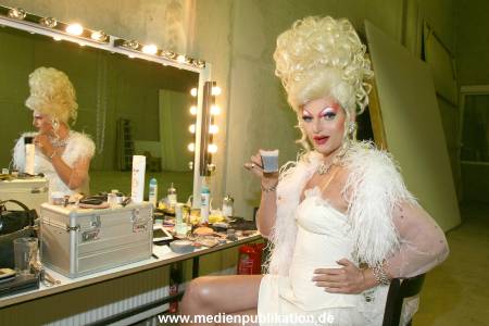 Olivia Jones 20012007 010