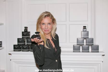 Jette Black 05082014 008