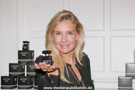 Jette Black 05082014 011