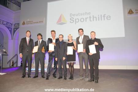 GoldeneSportpyramide 12092015 0411