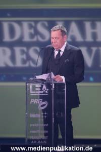LEA Award 04042016 660