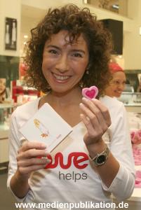 Love Helps 29042006 074