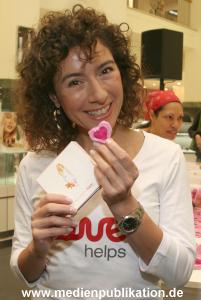 Love Helps 29042006 075