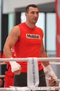 Klitschko Wiegen 07112012 017
