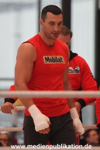 Klitschko Wiegen 07112012 018