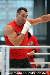 Klitschko Wiegen 07112012 019