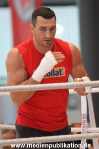 Klitschko Wiegen 07112012 020