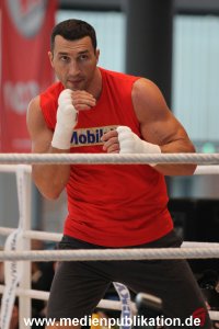 Klitschko Wiegen 07112012 021