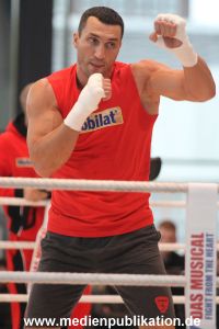 Klitschko Wiegen 07112012 022