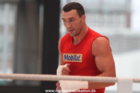 Klitschko Wiegen 07112012 032