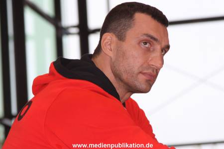Klitschko Wiegen 07112012 035