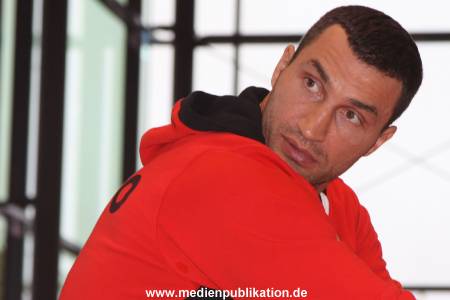 Klitschko Wiegen 07112012 038