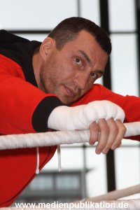 Klitschko Wiegen 07112012 040