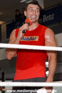 Klitschko Wiegen 07112012 053