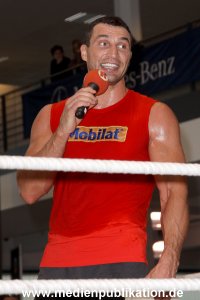 Klitschko Wiegen 07112012 054