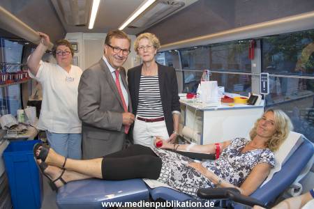 Hofer Blutspendebus 17072013 034