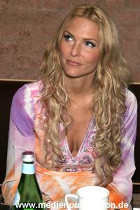 Sonya Kraus 27092005 500