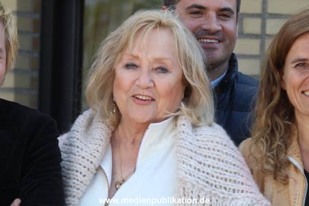 Jennifer 09052017 100