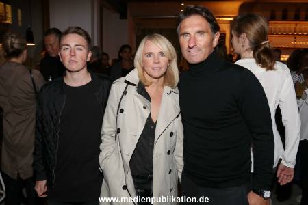 Schweiger Barefood 02112016 414