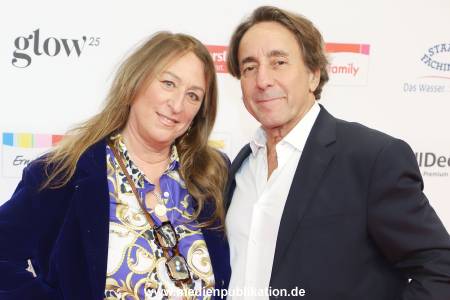Goldene Bild der Frau 19112025 122