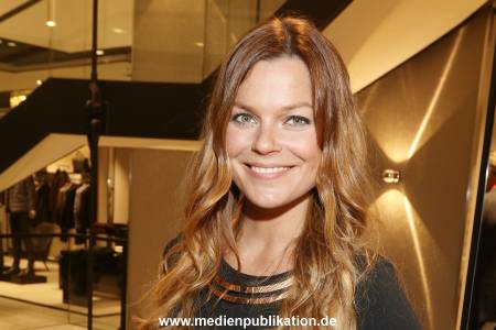 Blauer Ball Netzwerk 10102016 170