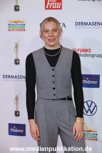 GoldeneBildDerFrau 20112024 1086