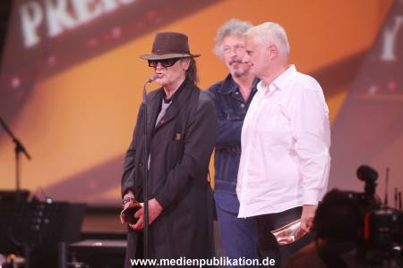 LEA Award 04042016 1101