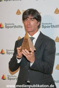 GoldeneSportpyramide 12092015 0231