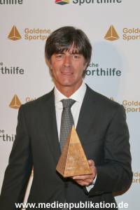 GoldeneSportpyramide 12092015 0241