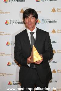 GoldeneSportpyramide 12092015 0248