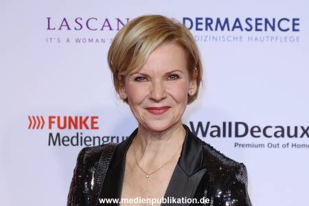 GoldeneBildDerFrau 09112022 697