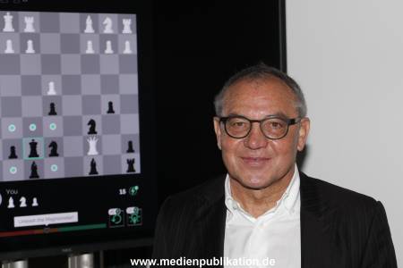 Carlsen Schach 20022016 001