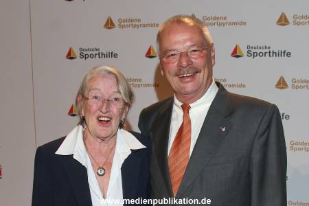 GoldeneSportpyramide 12092015 0158