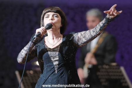 MireilleMathieu 22042018 110