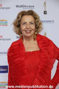 GoldeneBildDerFrau 20112024 557