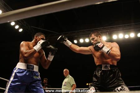 Universum Fight Night 12102012 100