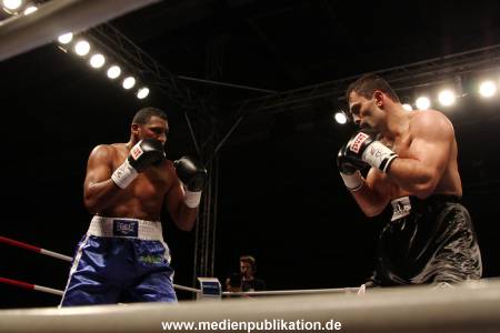 Universum Fight Night 12102012 102
