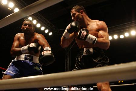 Universum Fight Night 12102012 110