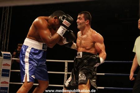 Universum Fight Night 12102012 116