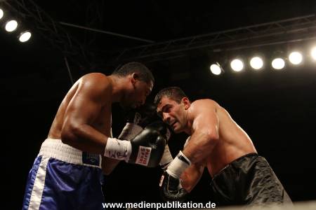 Universum Fight Night 12102012 121