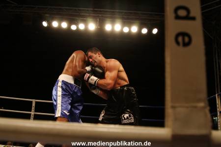 Universum Fight Night 12102012 123